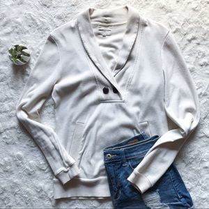 ⬇️$25 {Banana Republic} Cream V-Neck Sweatshirt